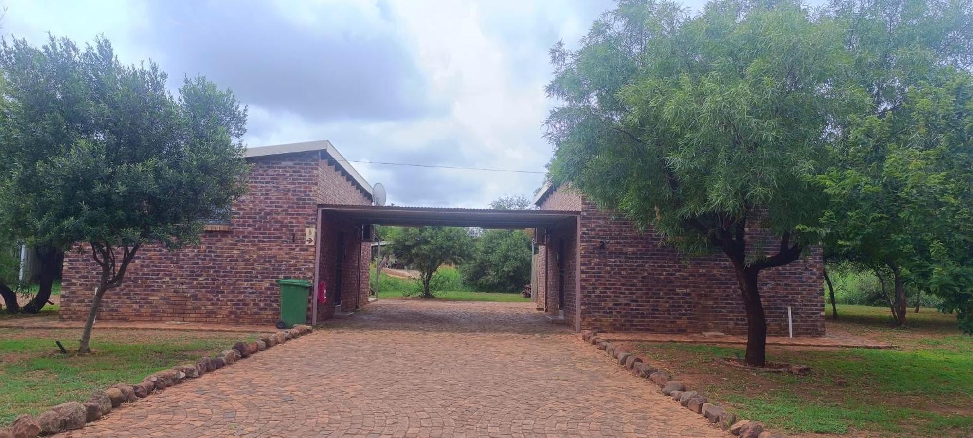 Kareespruit Game Ranch & Guest House Zeerust Esterno foto